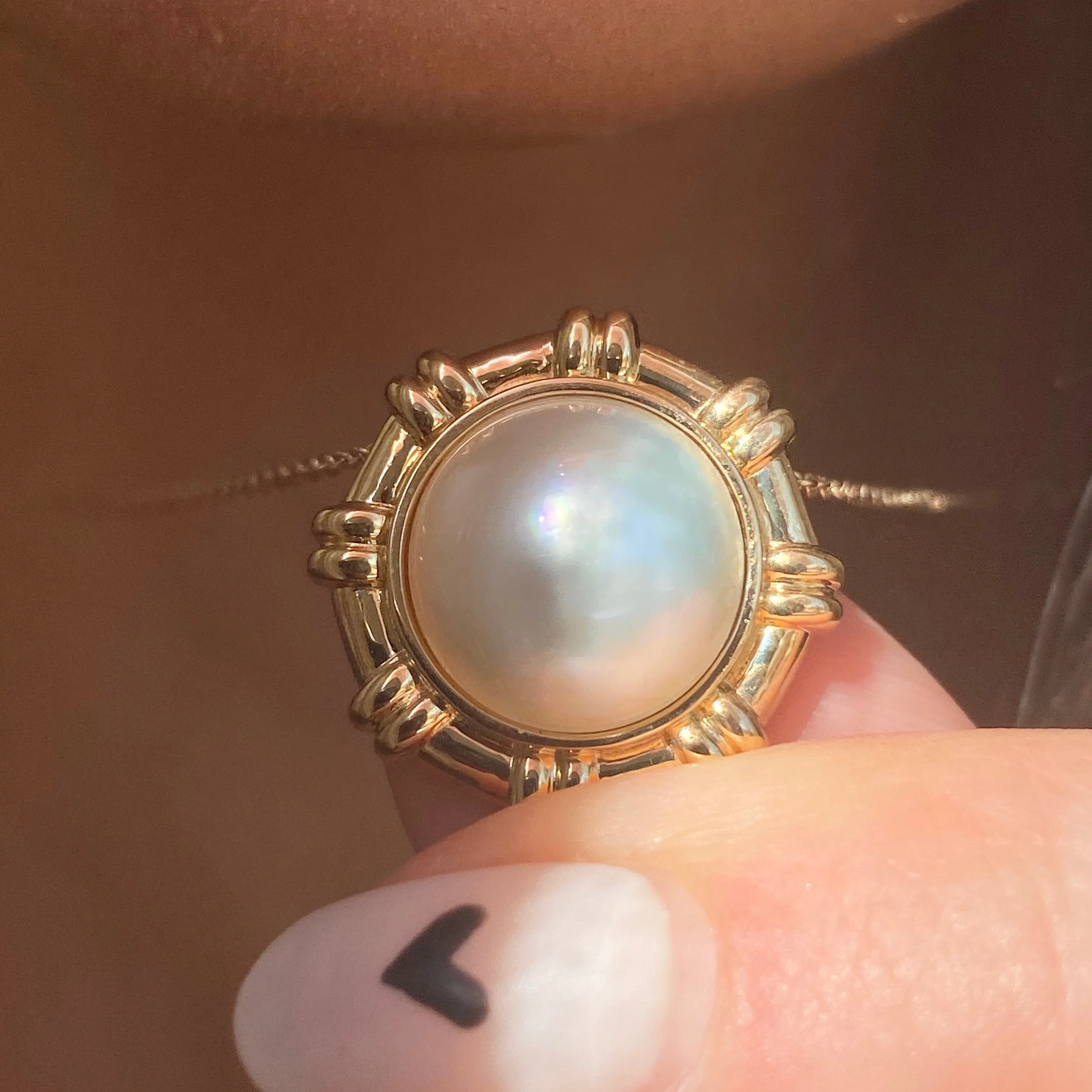 14KT Yellow Gold Detailed Round White Mabe Pearl Pendant Slide
