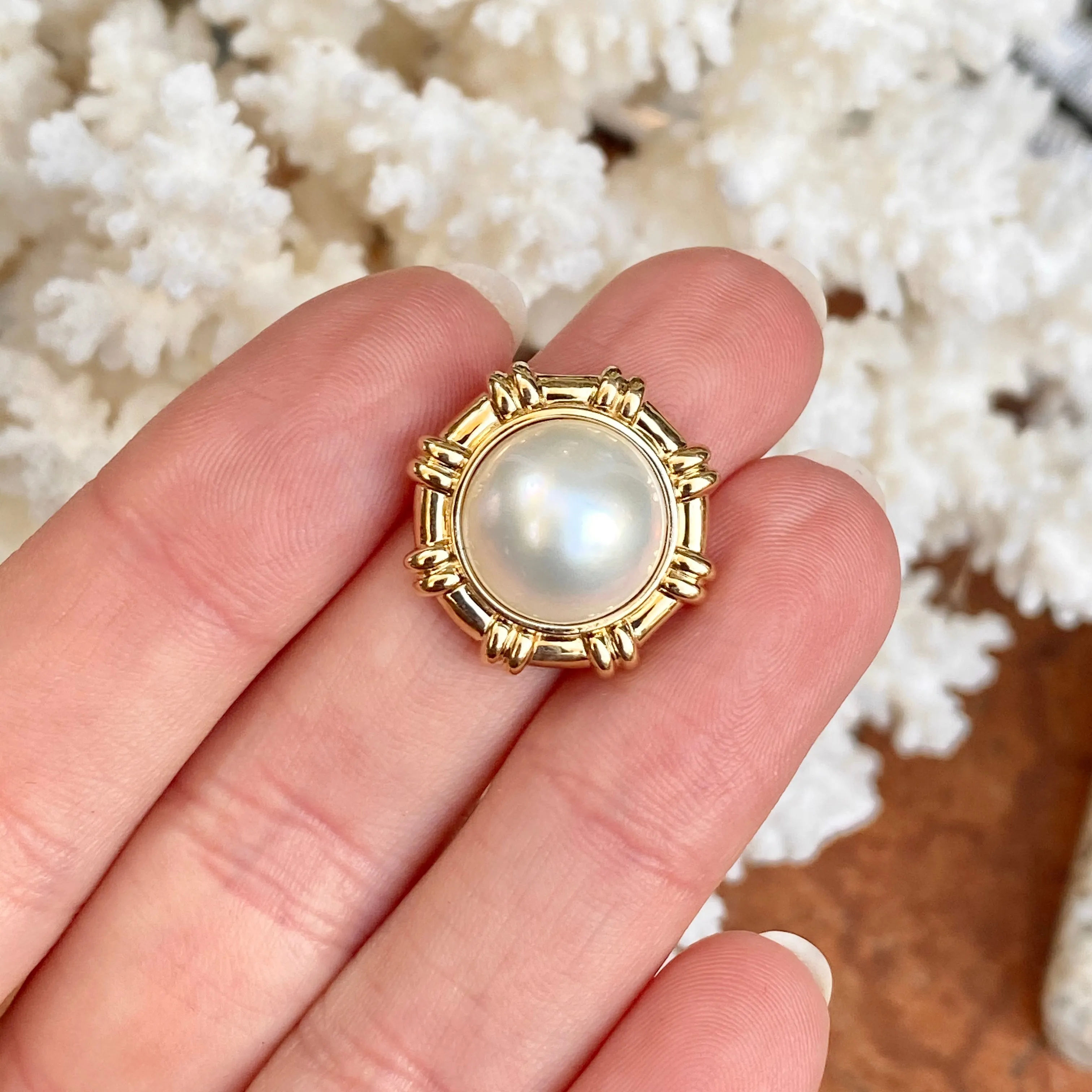 14KT Yellow Gold Detailed Round White Mabe Pearl Pendant Slide