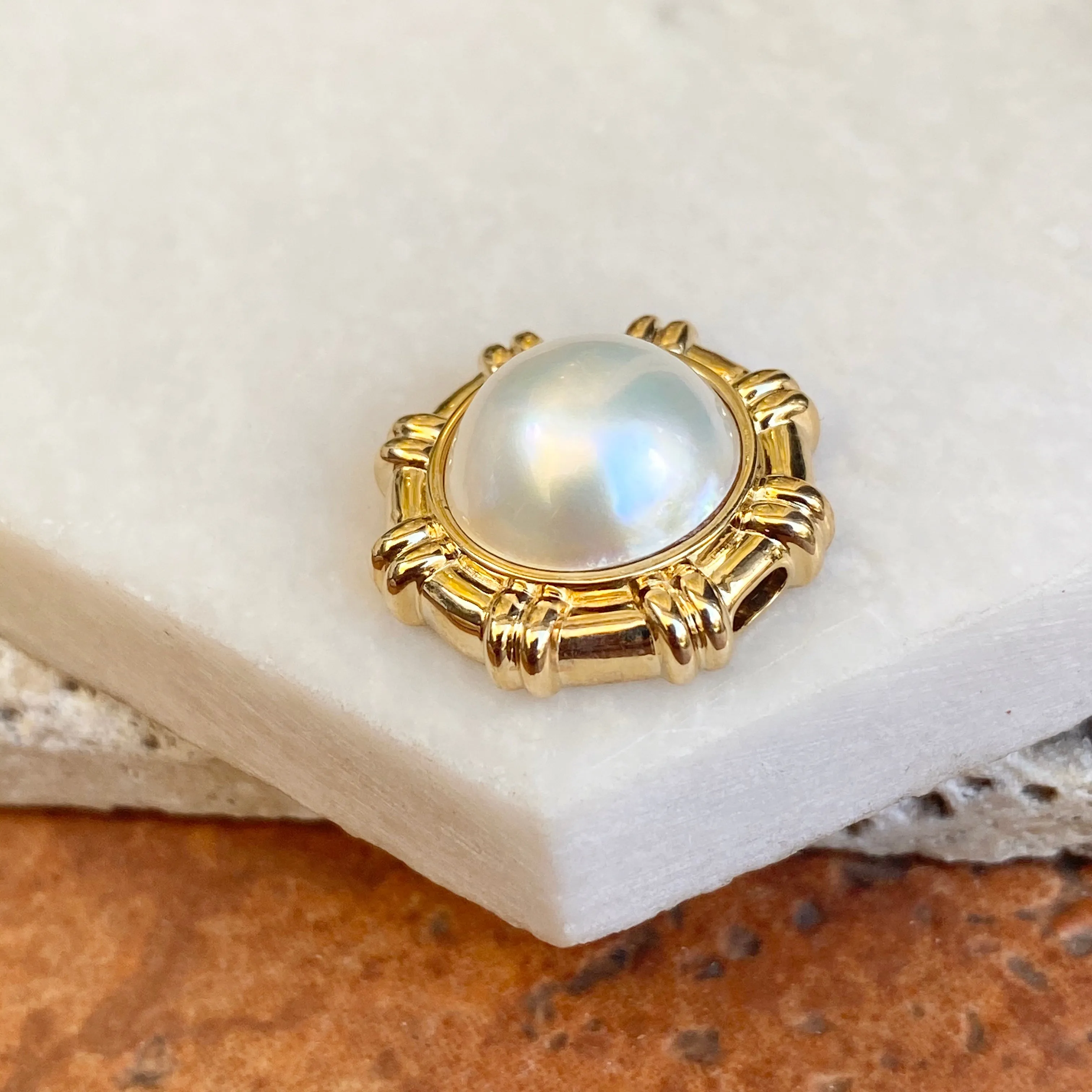 14KT Yellow Gold Detailed Round White Mabe Pearl Pendant Slide