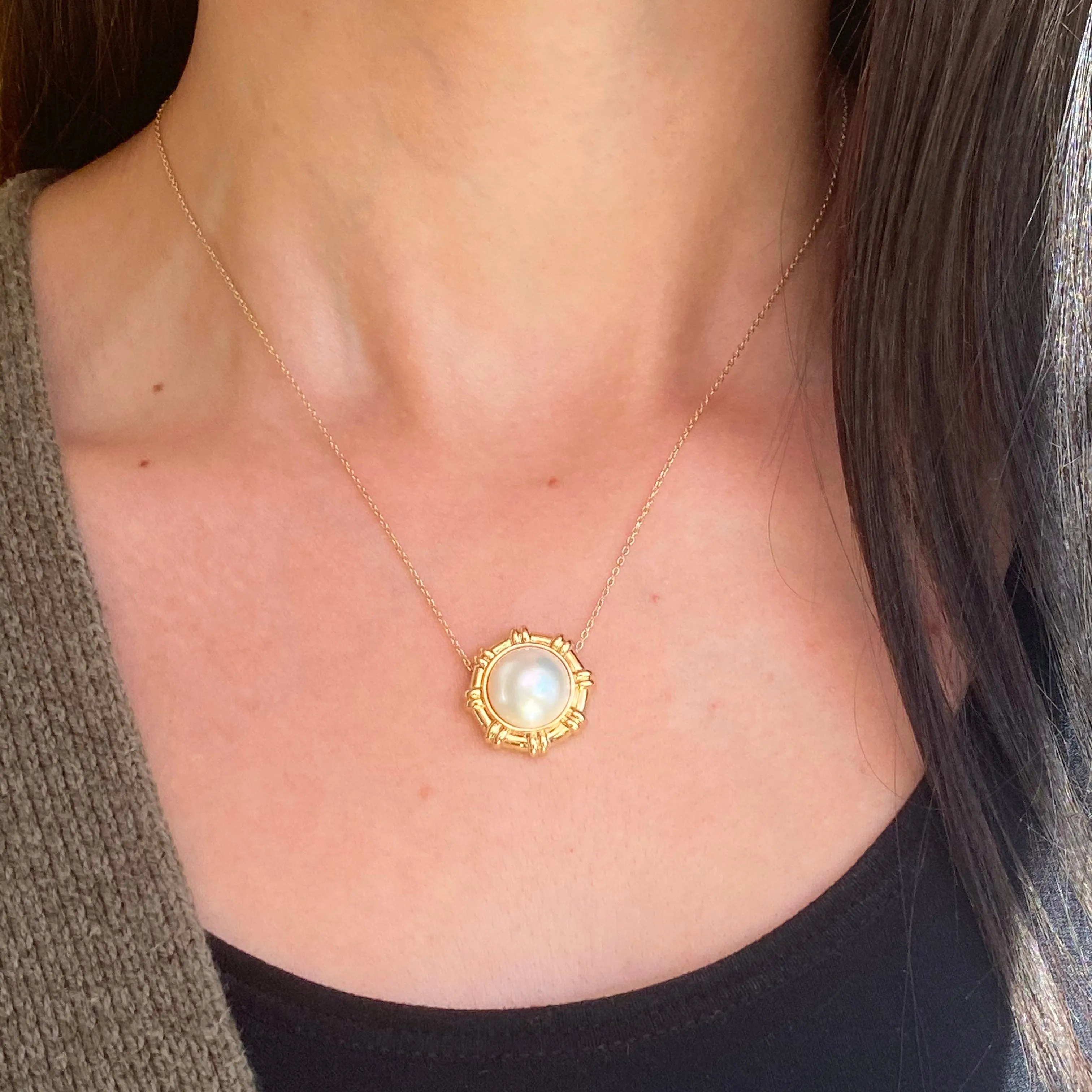 14KT Yellow Gold Detailed Round White Mabe Pearl Pendant Slide