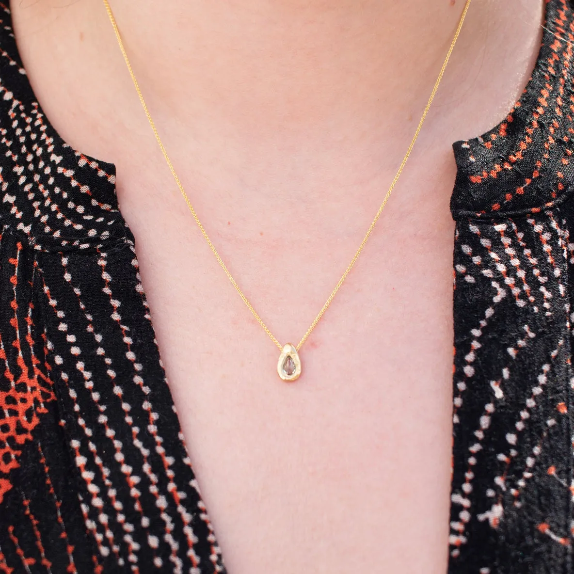 18kt Teardrop Green Sapphire Necklace