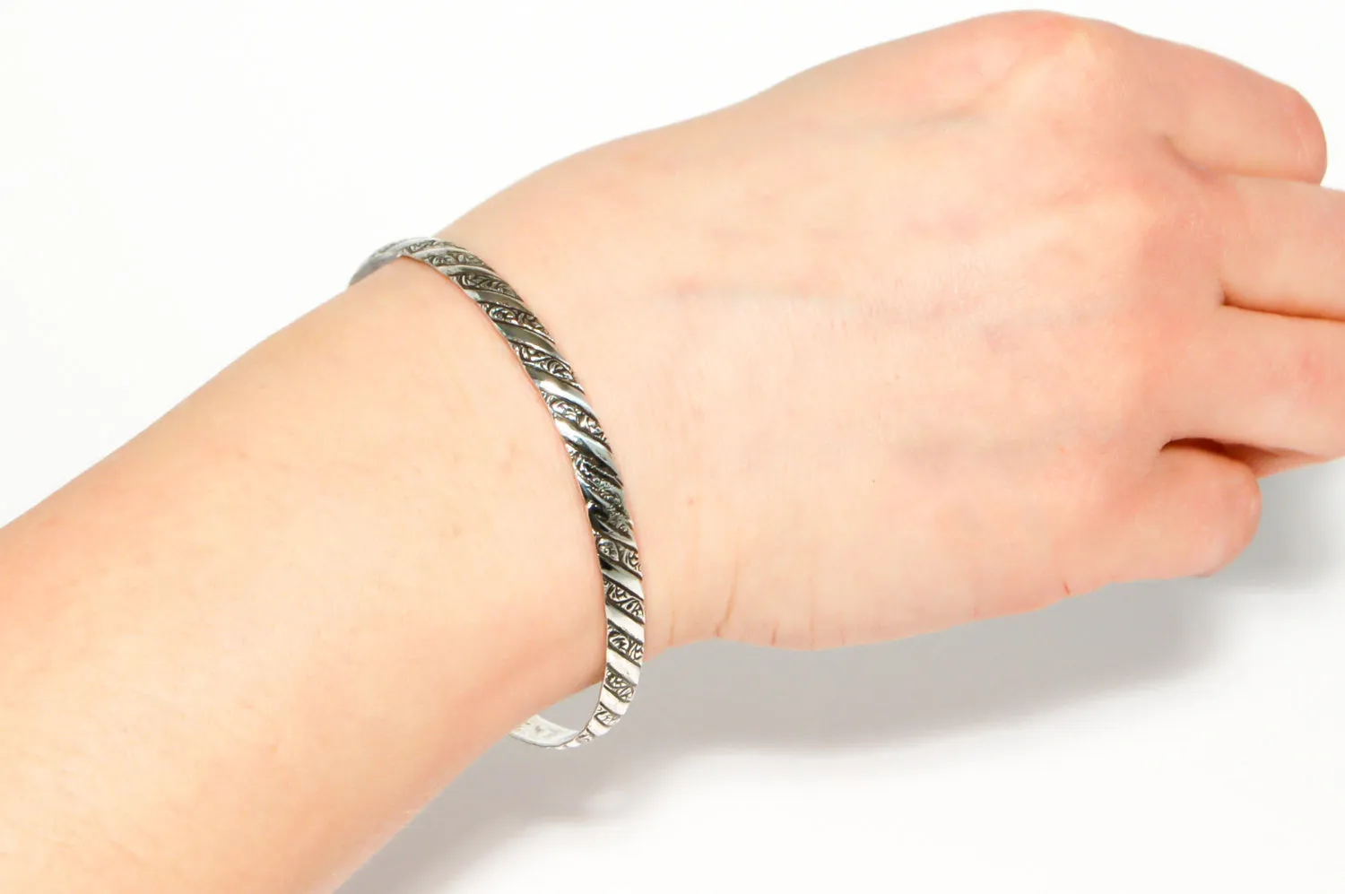 1940's Floral Etched Sterling Silver Bracelet by Danecraft