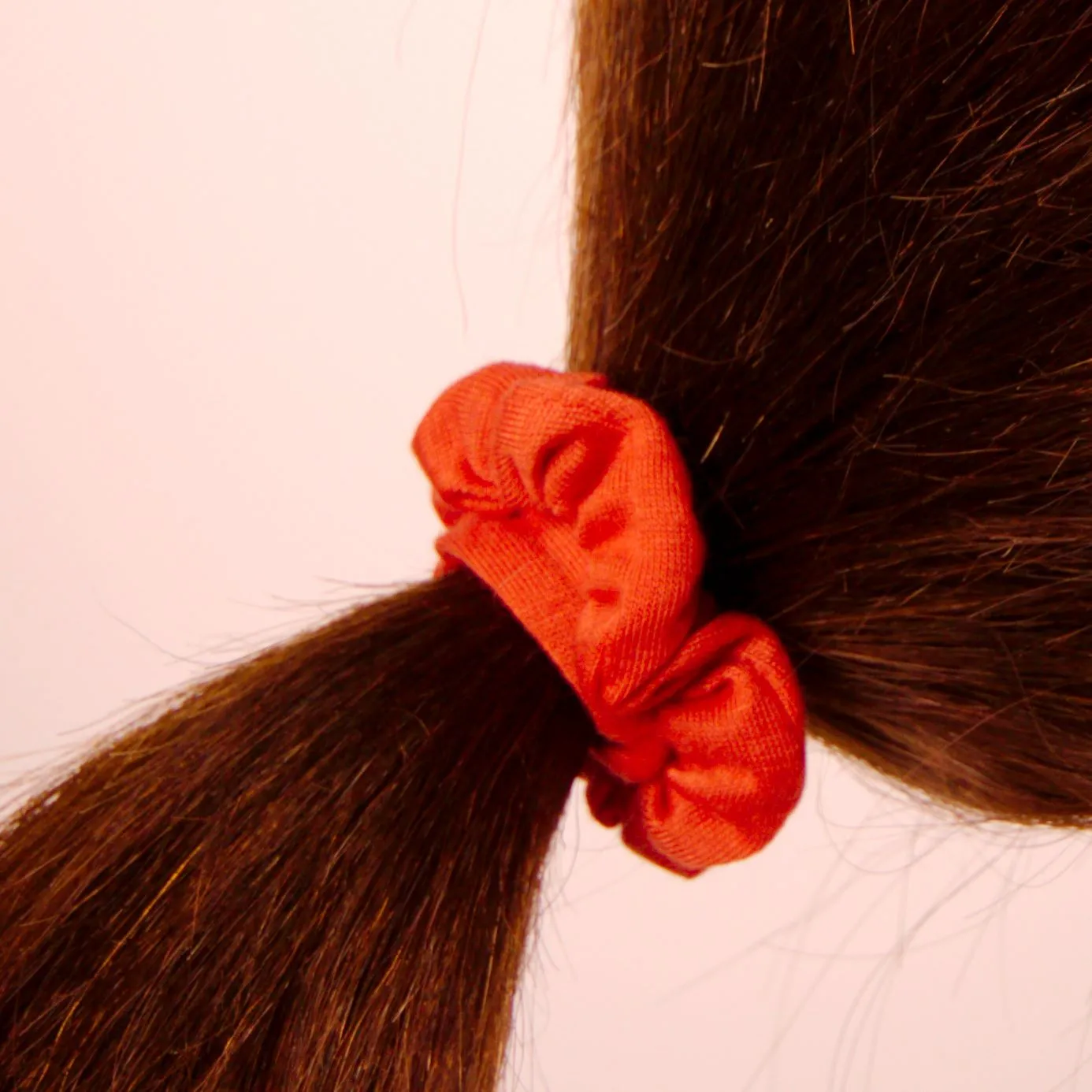 Amelia Beauty, Medium Red Jersey Scrunchies, 2.5in Diameter, Gentle on Hair, Strong Hold, No Snag, No Dents or Creases. 10 Pack