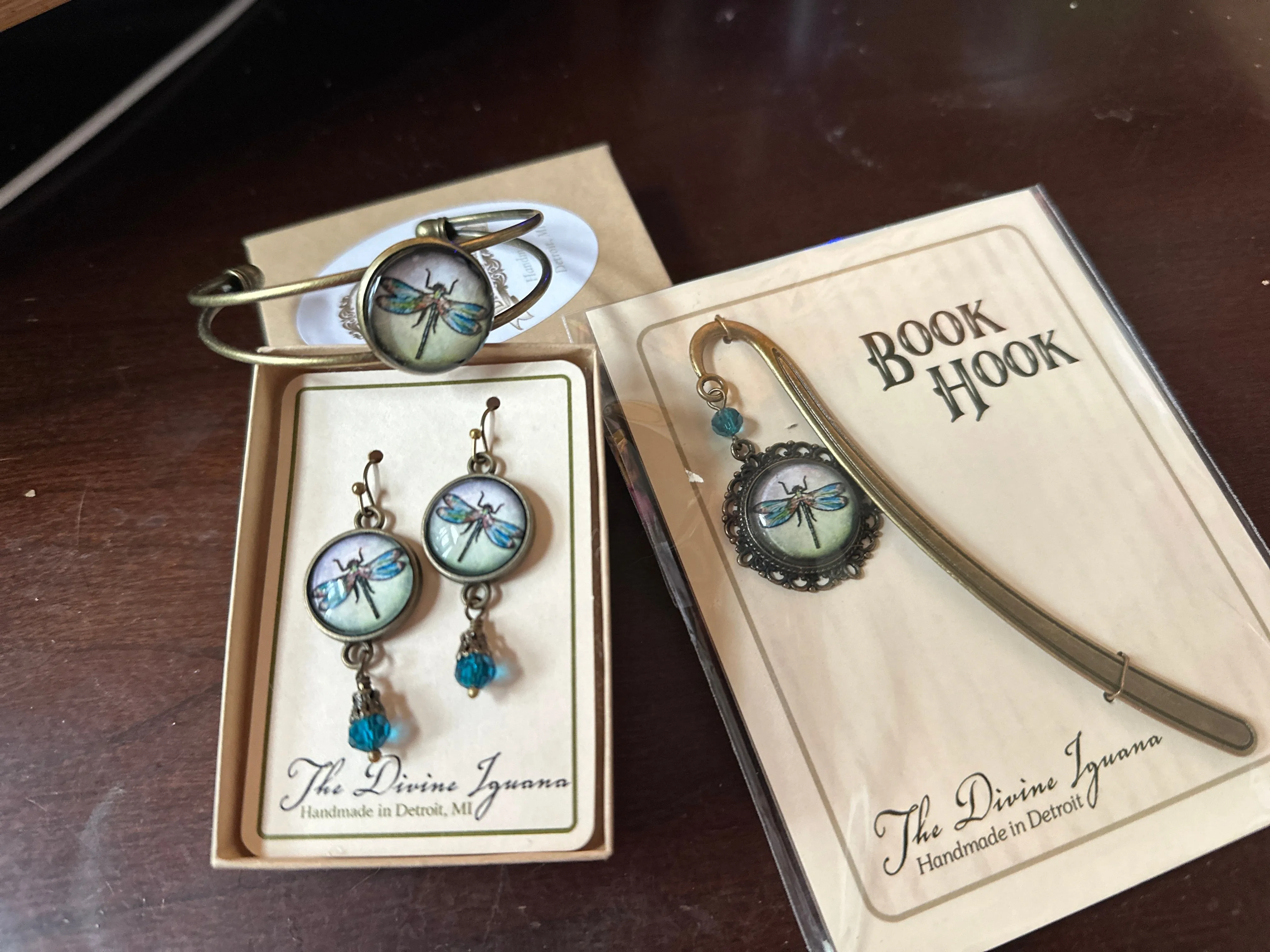 Book Hook, Bronze with Dragonfly Cabochon FB3066 ✨