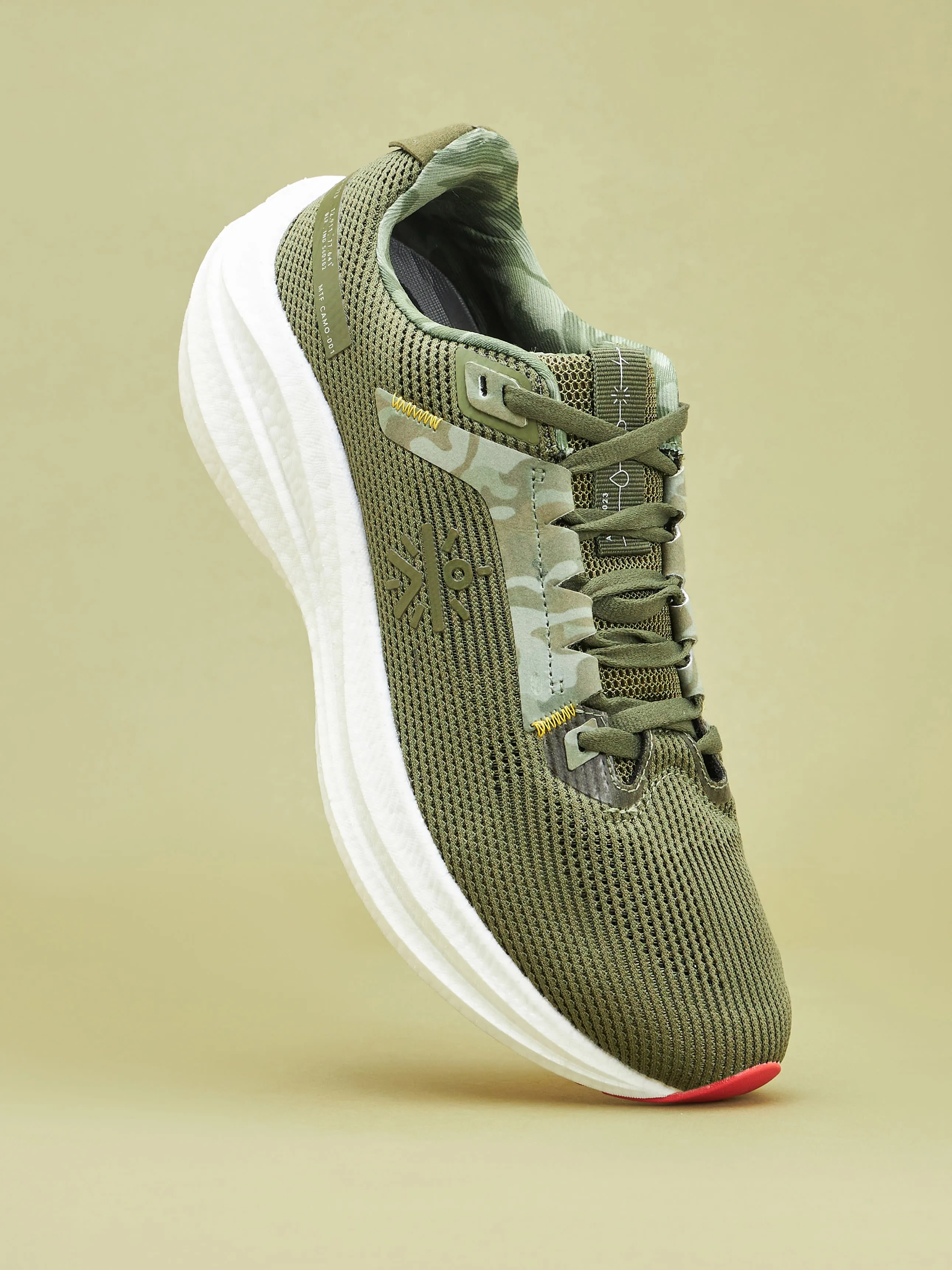 cult Versa DFNDR Men Running Shoes - Olive