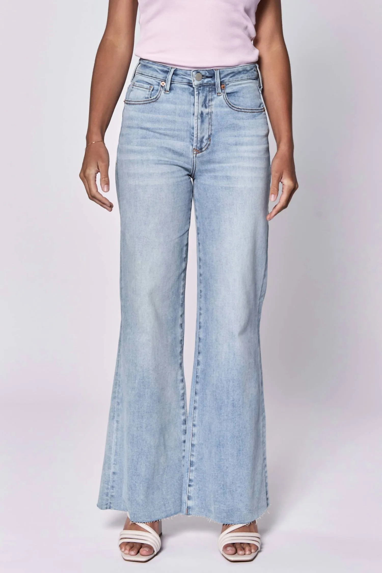 Fiona High Rise Wide Leg Jean In Montilla