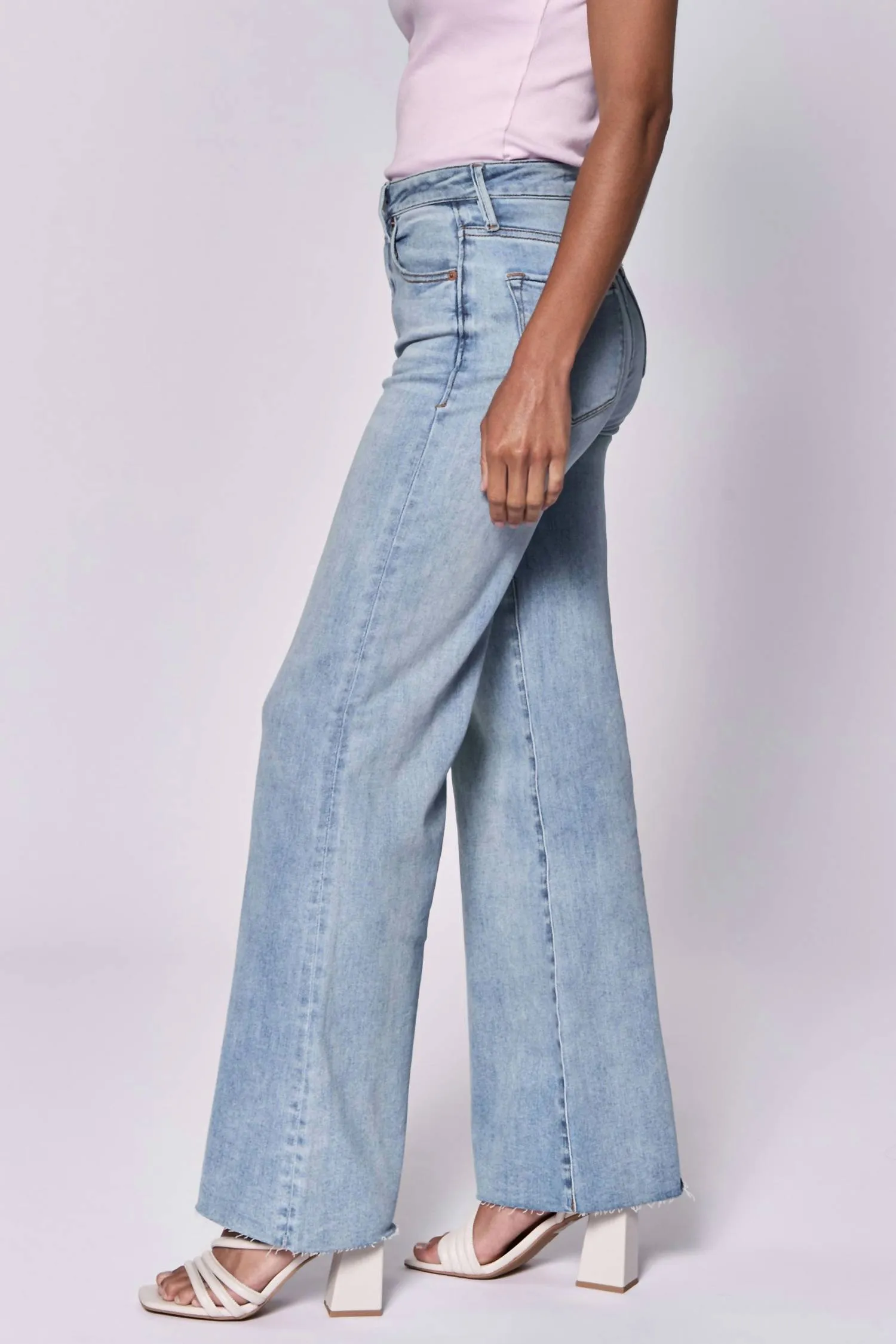 Fiona High Rise Wide Leg Jean In Montilla