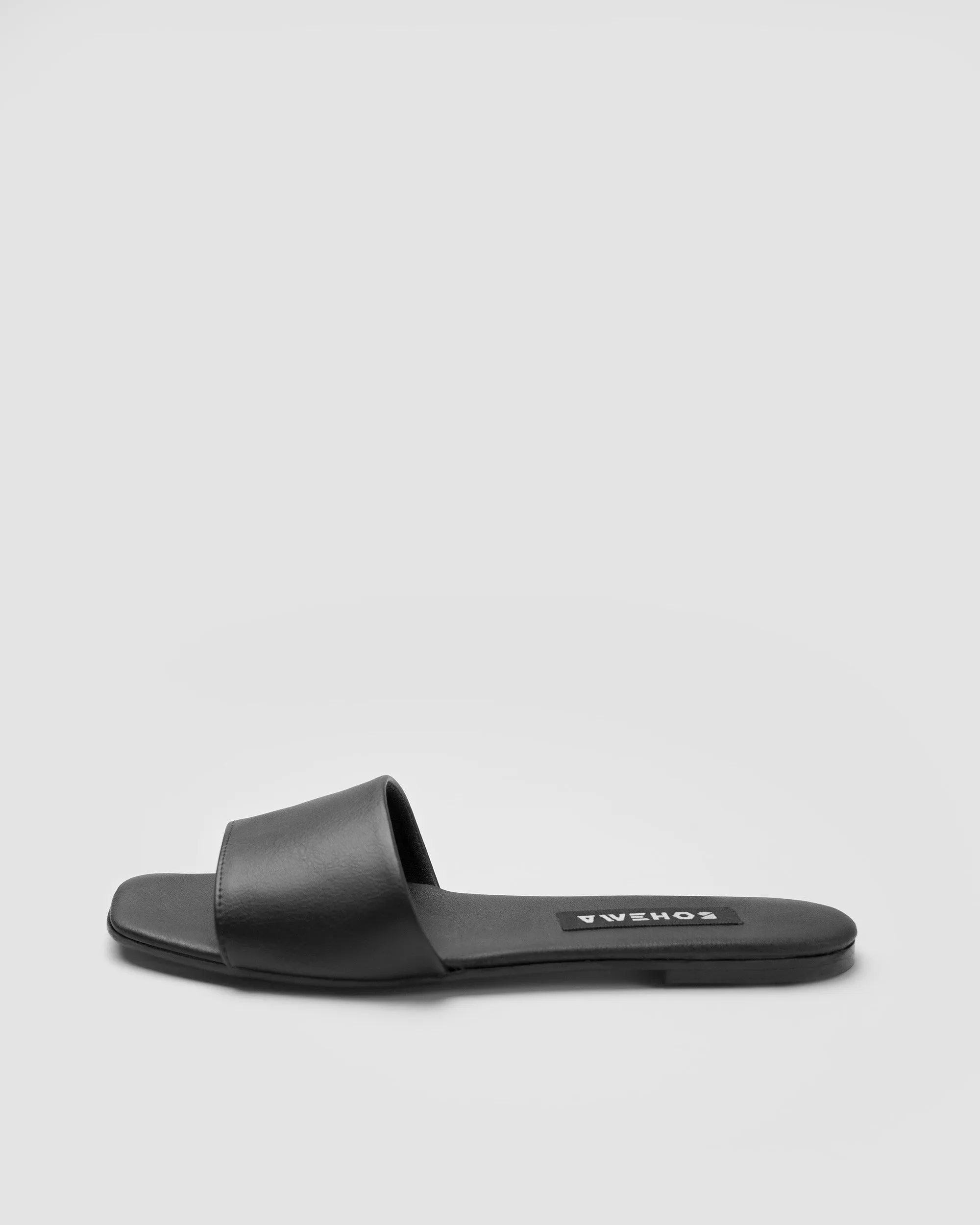 Mellow Slides Black vegan slides made of corn leather