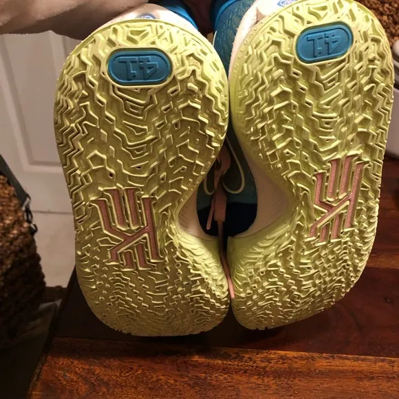 Nike Kyrie Low 4 Dynasty &quot;Keep Sue Fresh&quot; Blue Sneakers Men’s Sz 8