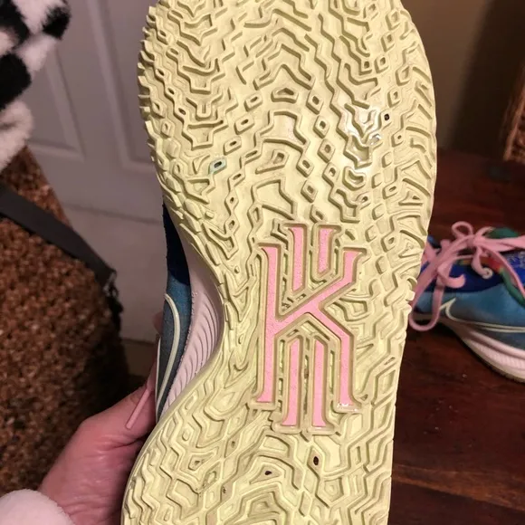 Nike Kyrie Low 4 Dynasty &quot;Keep Sue Fresh&quot; Blue Sneakers Men’s Sz 8