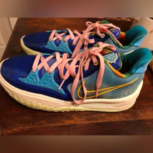 Nike Kyrie Low 4 Dynasty &quot;Keep Sue Fresh&quot; Blue Sneakers Men’s Sz 8