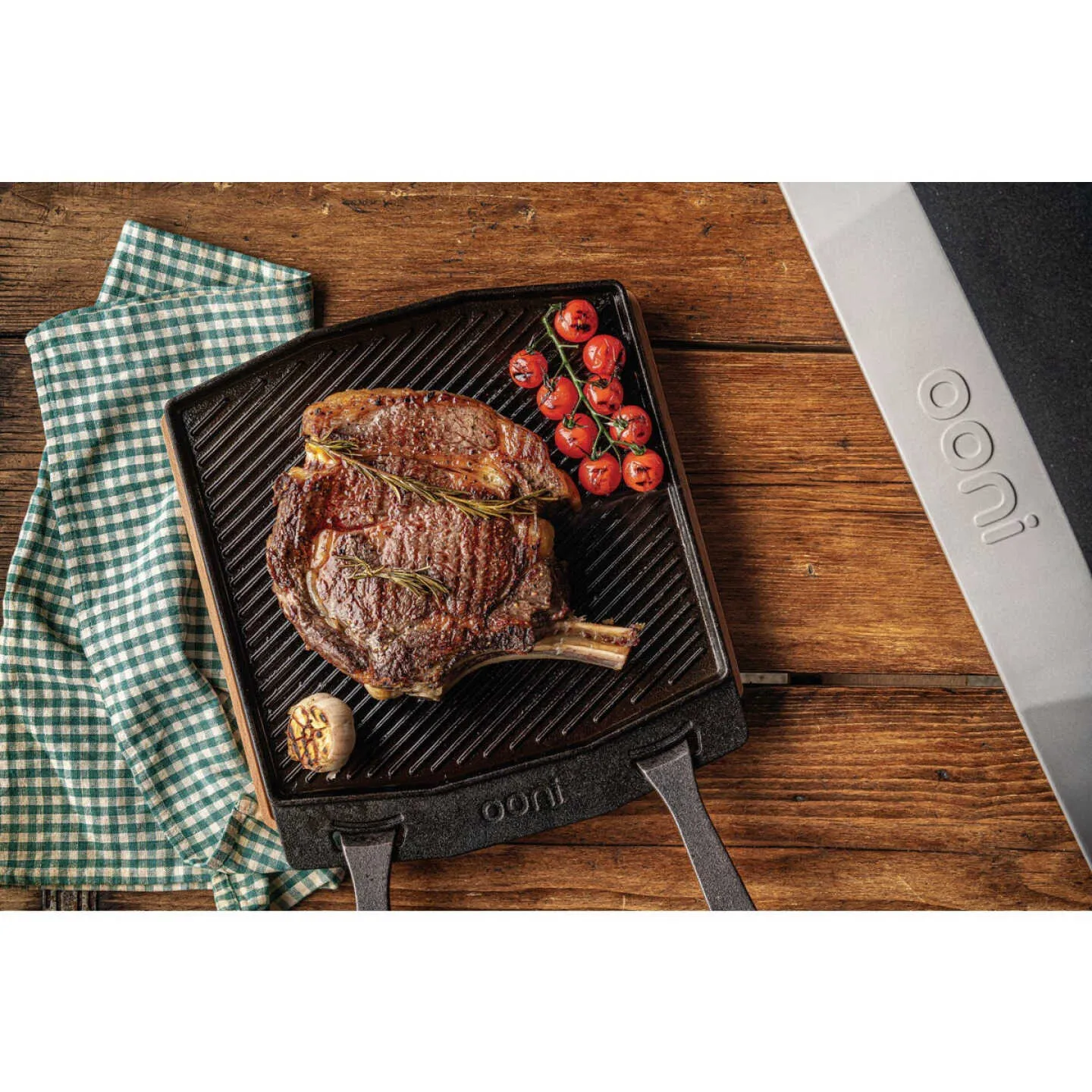 OONI CAST IRON DUALSIDED GRIZZLER PLATE