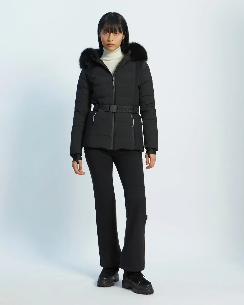 Ski jacket with fox fur hood