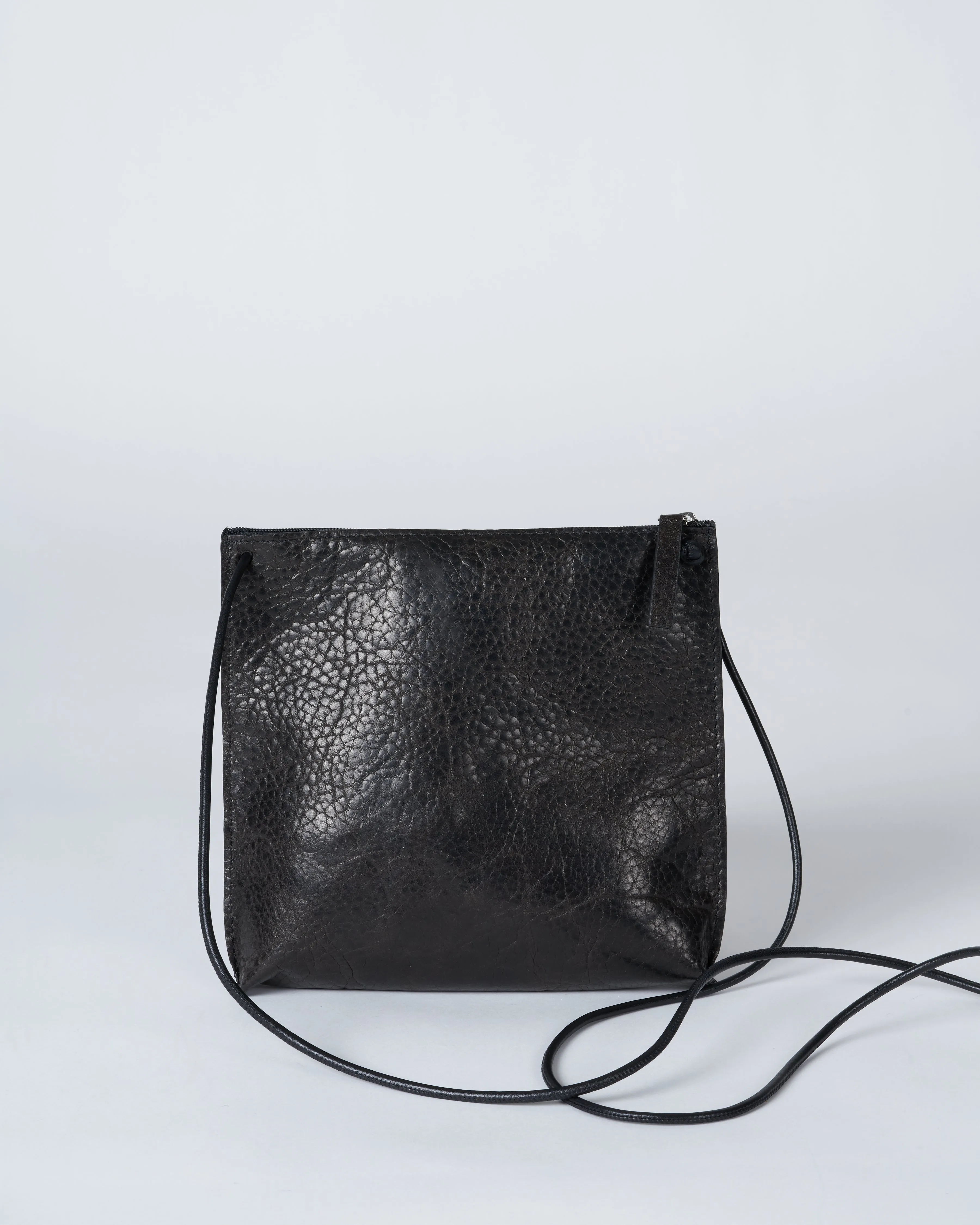 strappy pouch - sable ovino