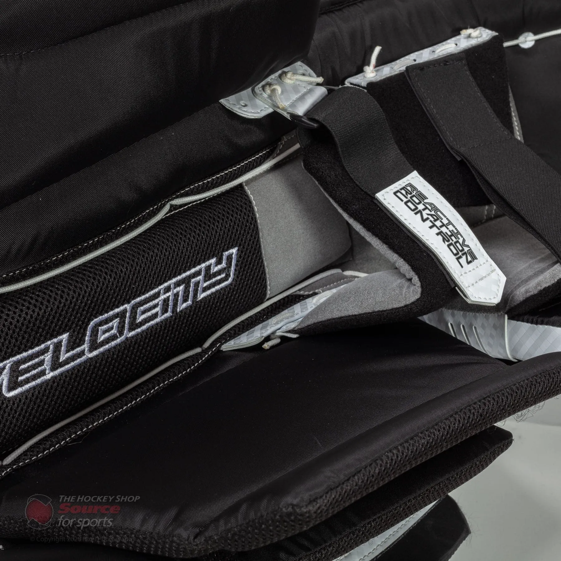 Vaughn Velocity V9 Pro Carbon Senior Goalie Leg Pads