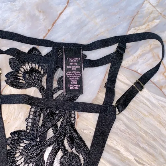 Victoria’s Secret Floral Band Strappy Bikini Ouvert Open Panty XS