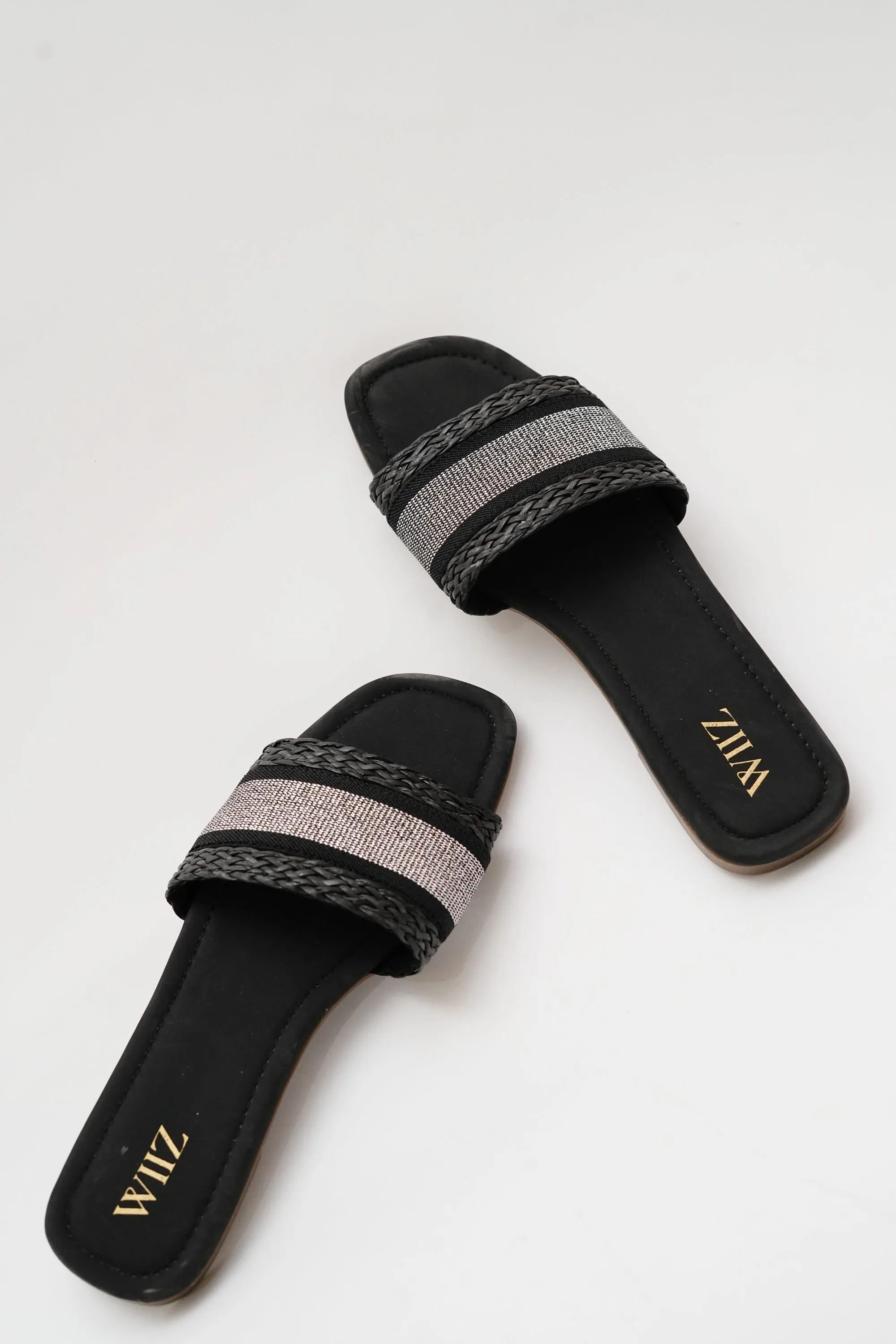 WIIZ WOMEN'S BLACK WOVEN STRAP GLITTER SLIDES