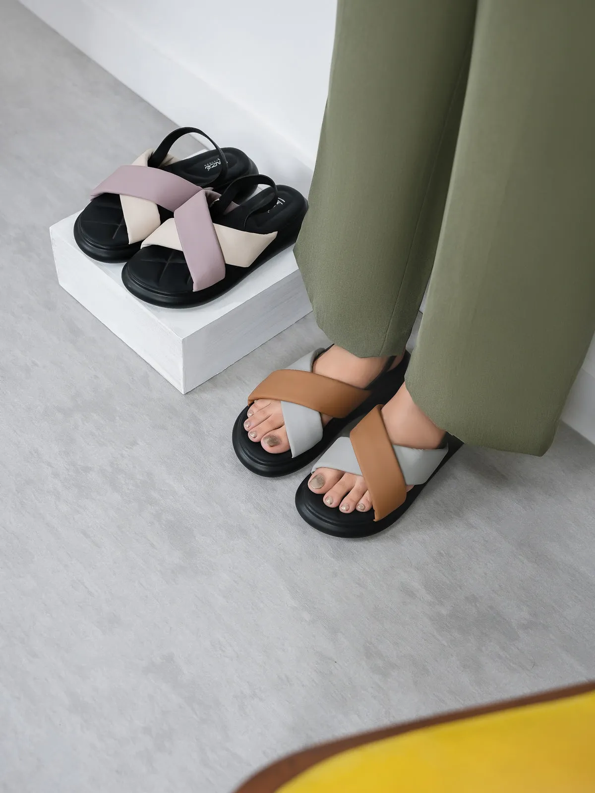 Women's "AMATA" Cross Over Comfort Sandals