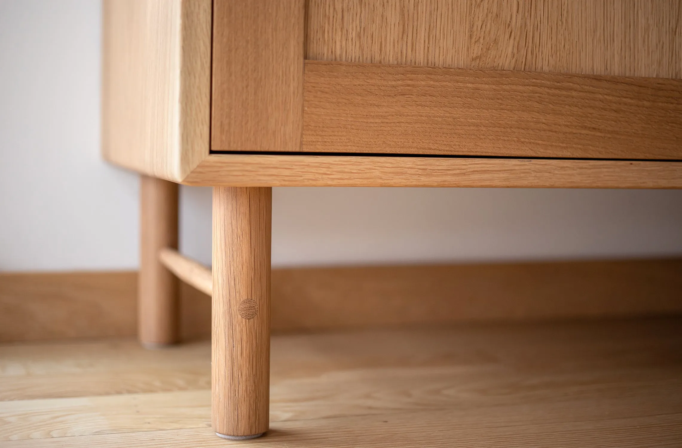 ZYGO SIDEBOARD