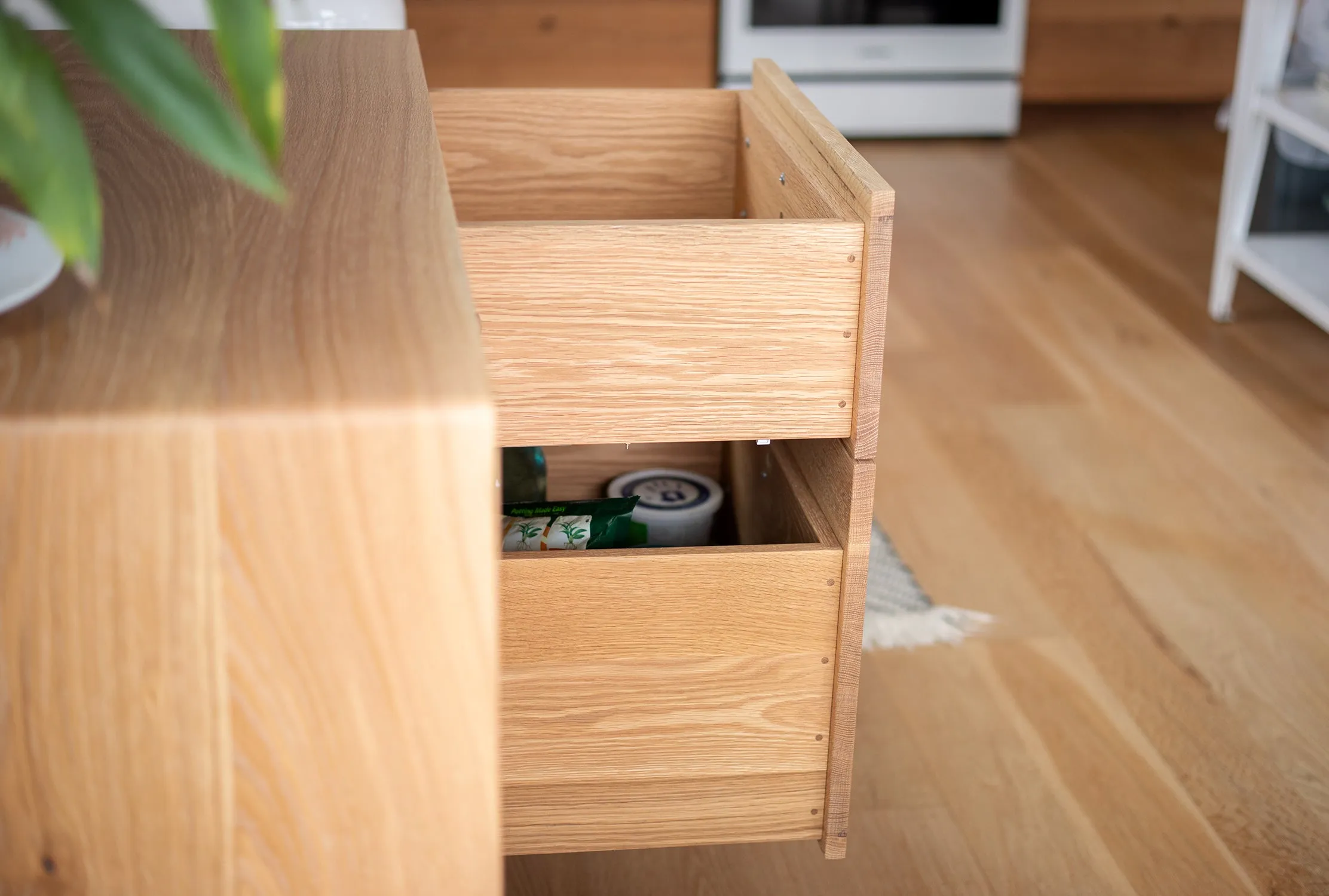 ZYGO SIDEBOARD