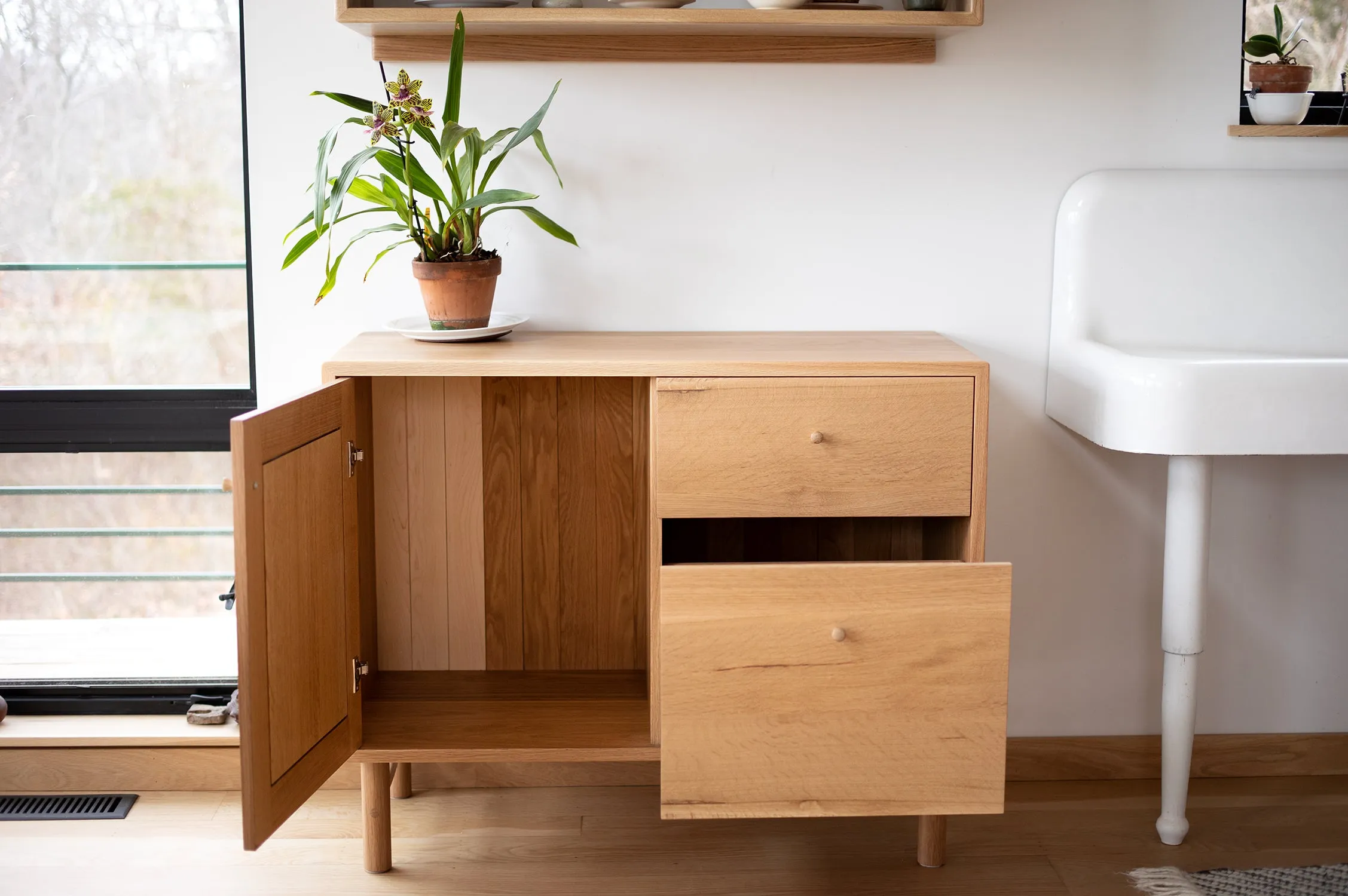 ZYGO SIDEBOARD